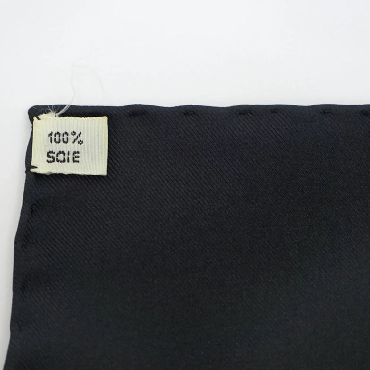 Pre-Owned  Hermes Carre 90 Eperon d'or Golden Spur Pellier Black x Yellow .d'ORiGNY Scarf Muffler (Good)