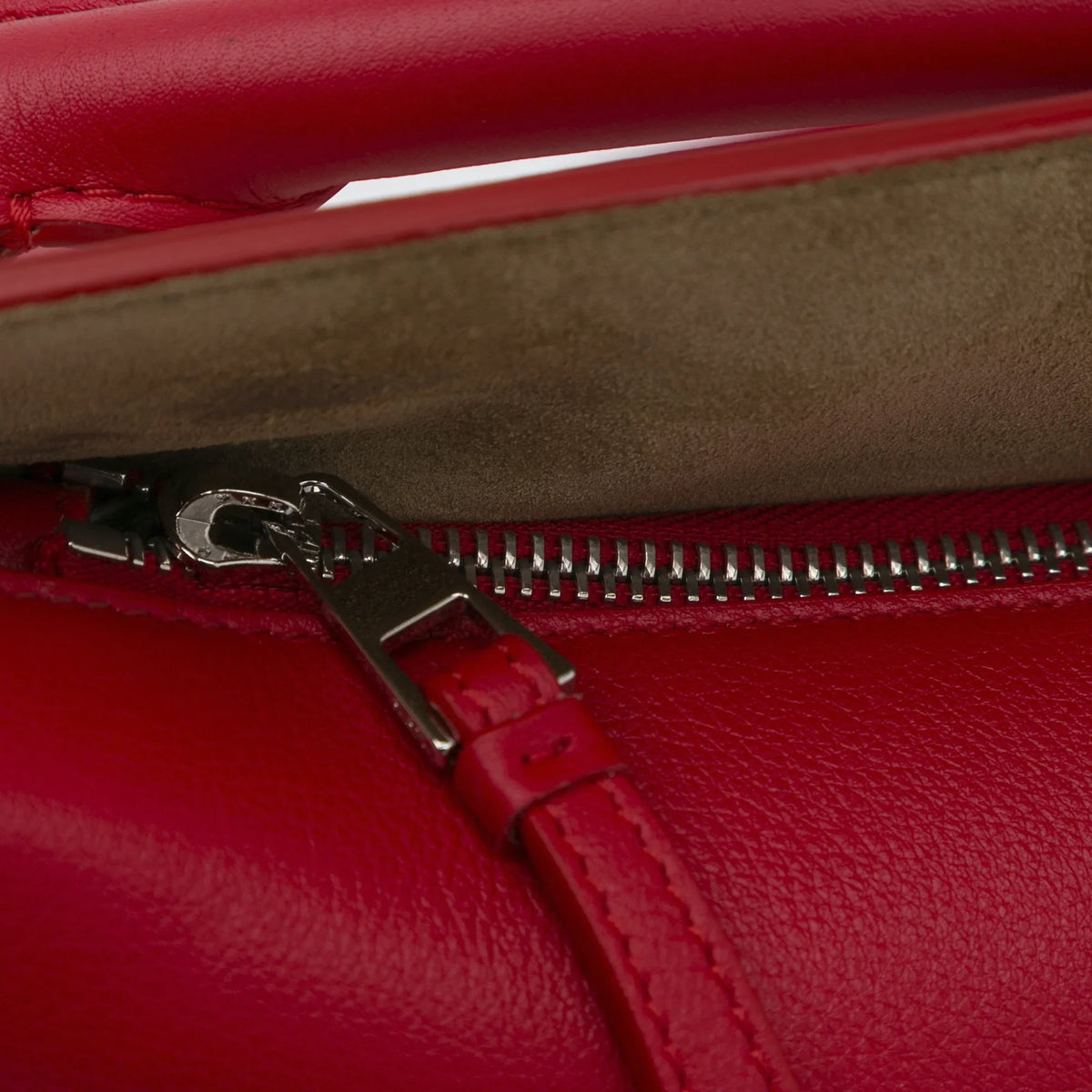 Pre-Owned Authenticated  Small Mushroom Puzzle Edge Calf Leather Red Satchel Unisex (Good)